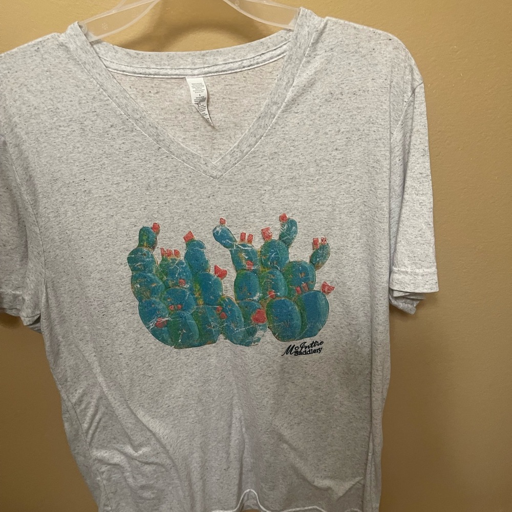 McIntire Saddlery sz Large cactus tshirt